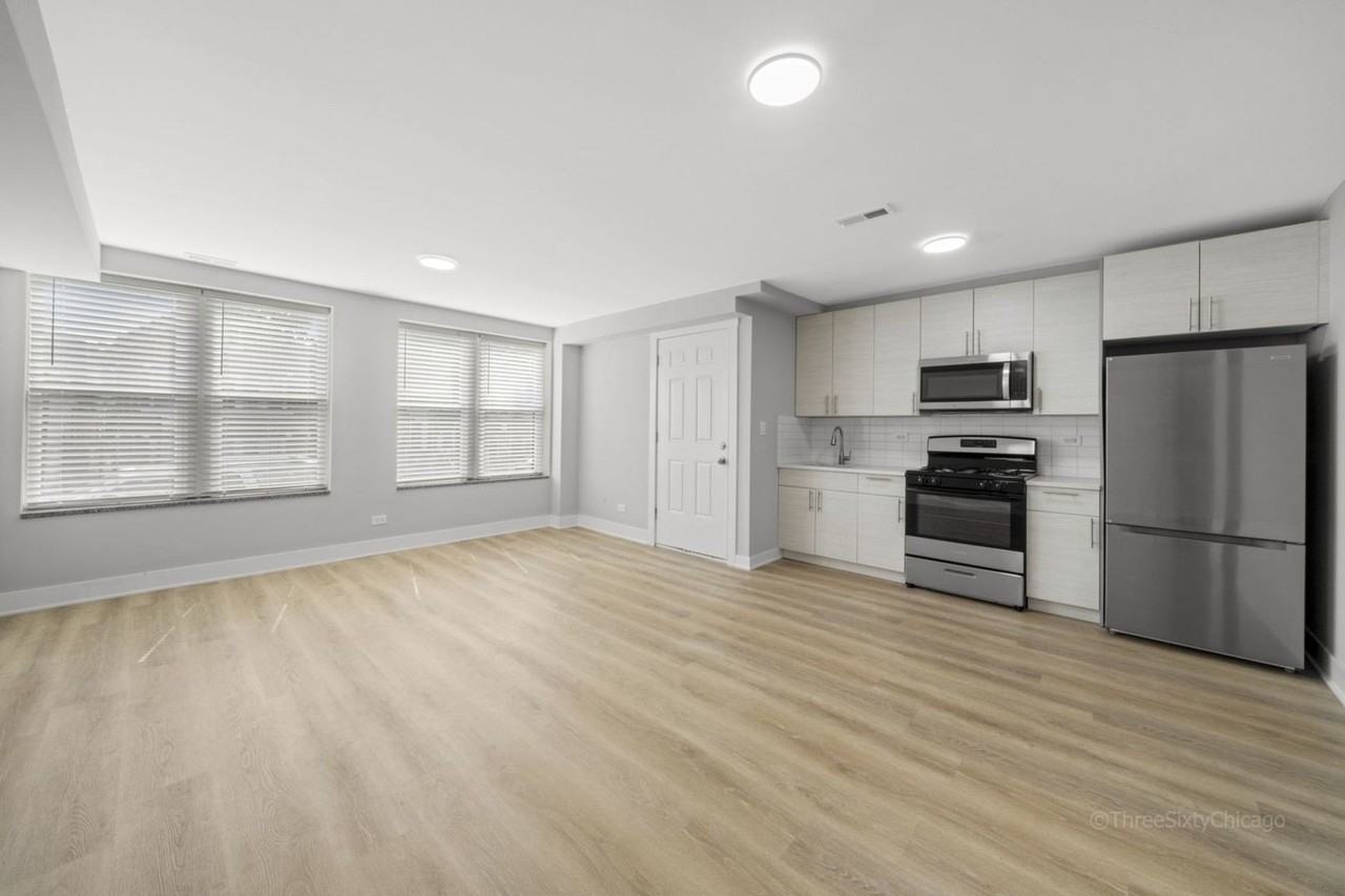 2702 S Homan Ave #2 - Photo 2 of 11