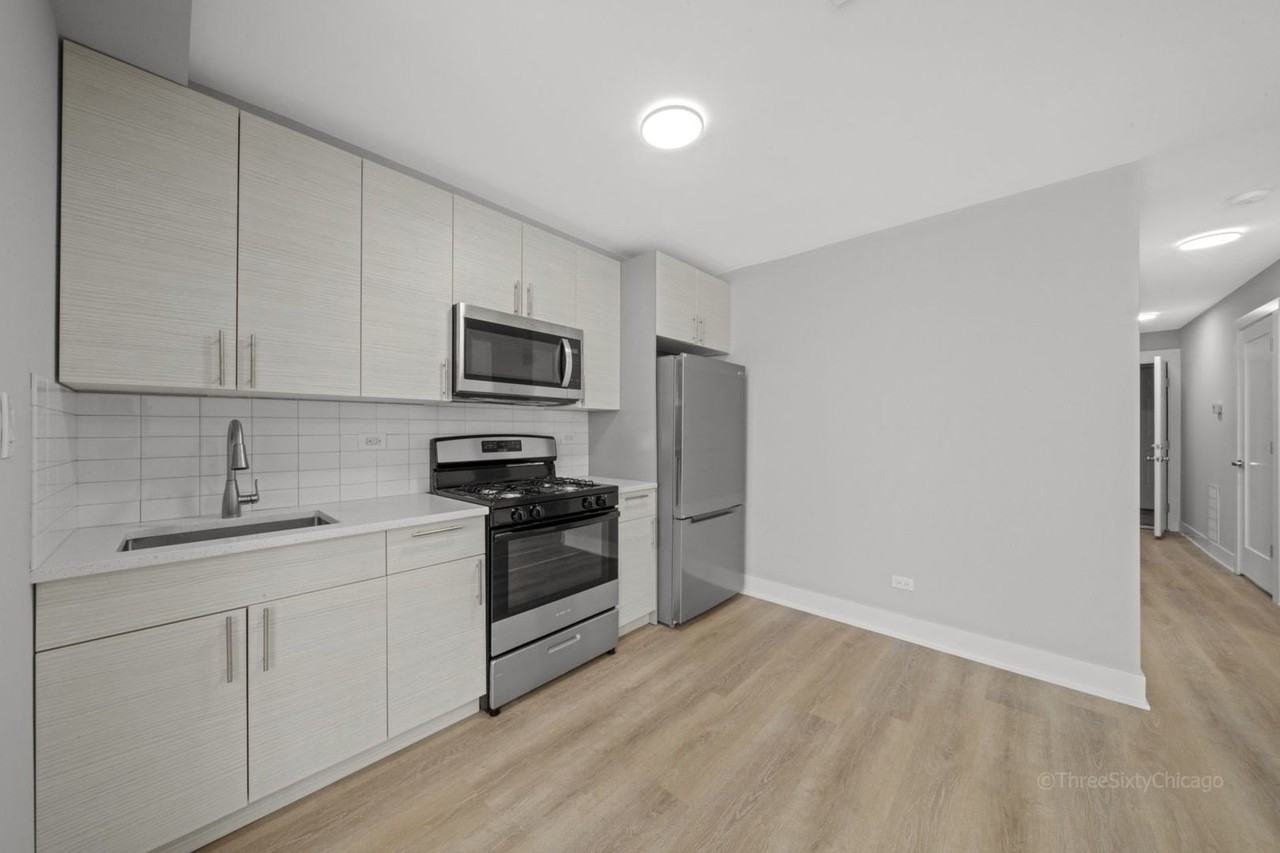 2702 S Homan Ave #2 - Photo 5 of 11