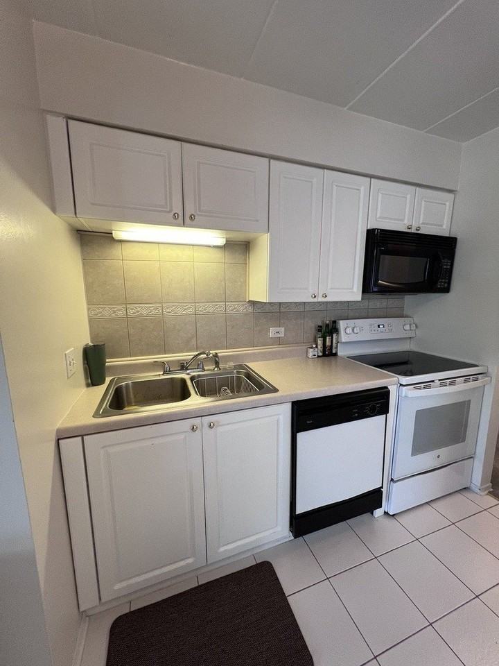 9032 W 140th St #2A - Photo 7 of 12