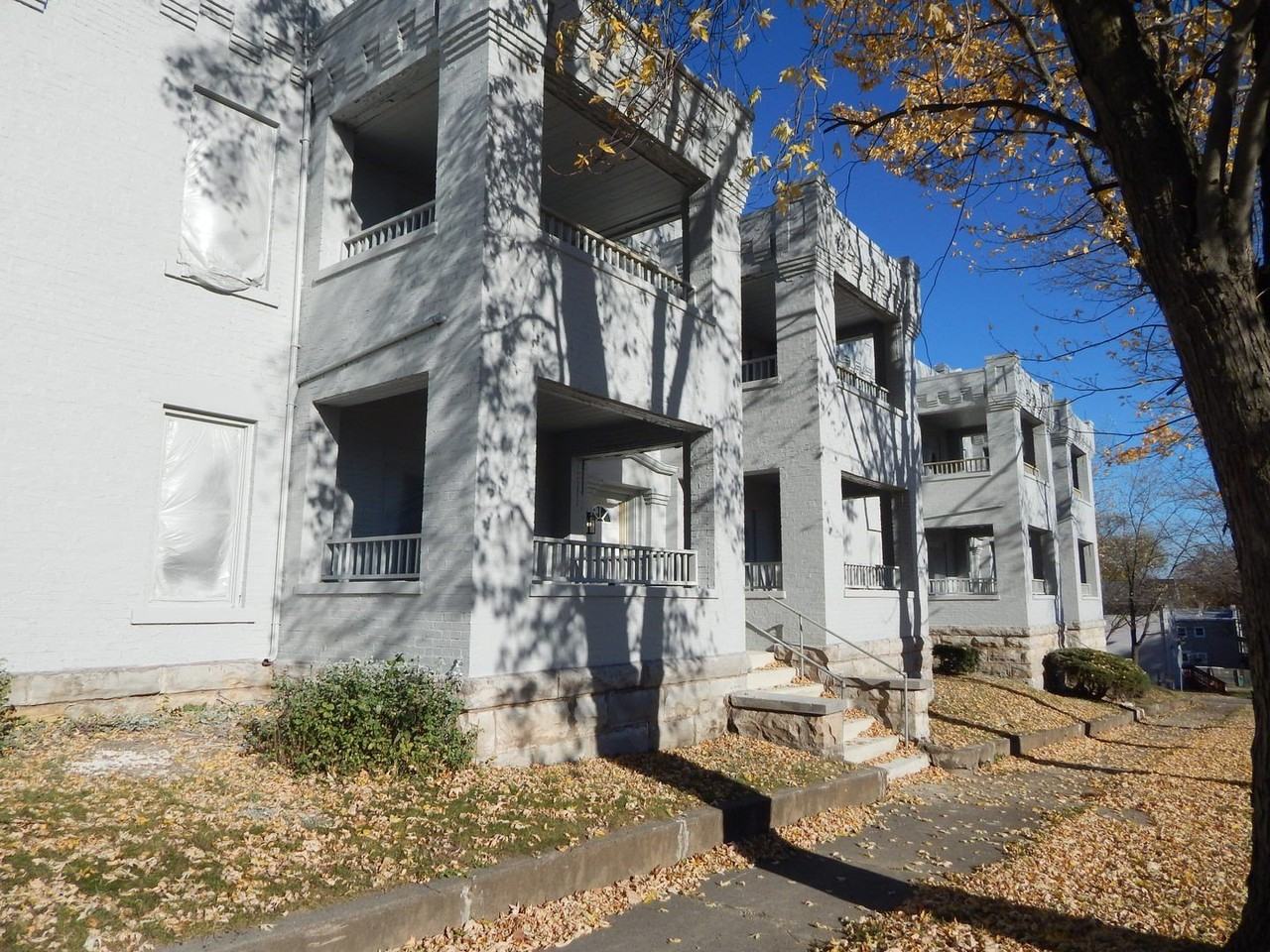 307 Stone St #1A - Photo 2 of 12