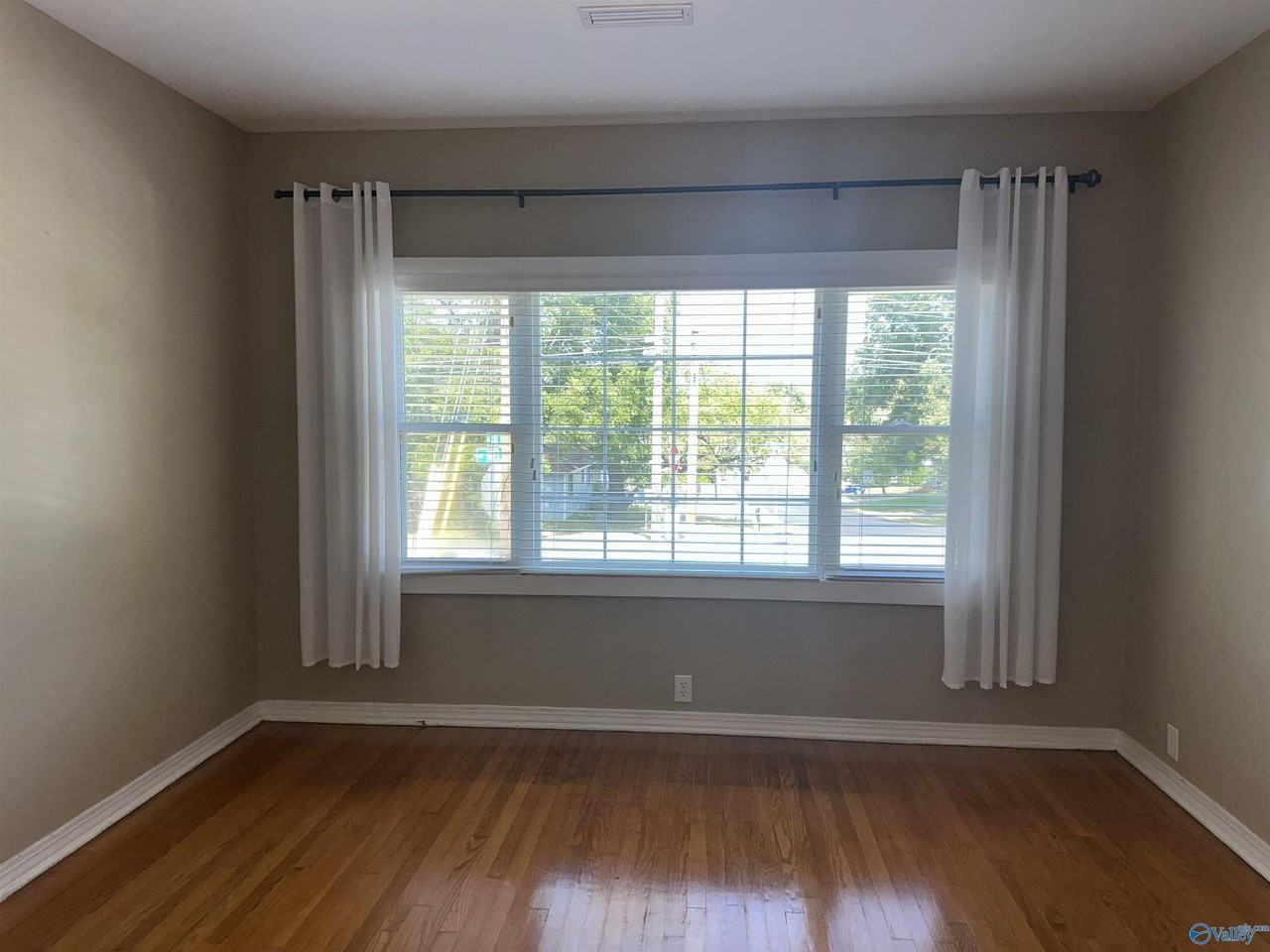 1416 Wells Ave Se - Photo 4 of 28