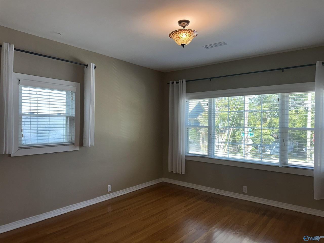 1416 Wells Ave Se - Photo 5 of 28