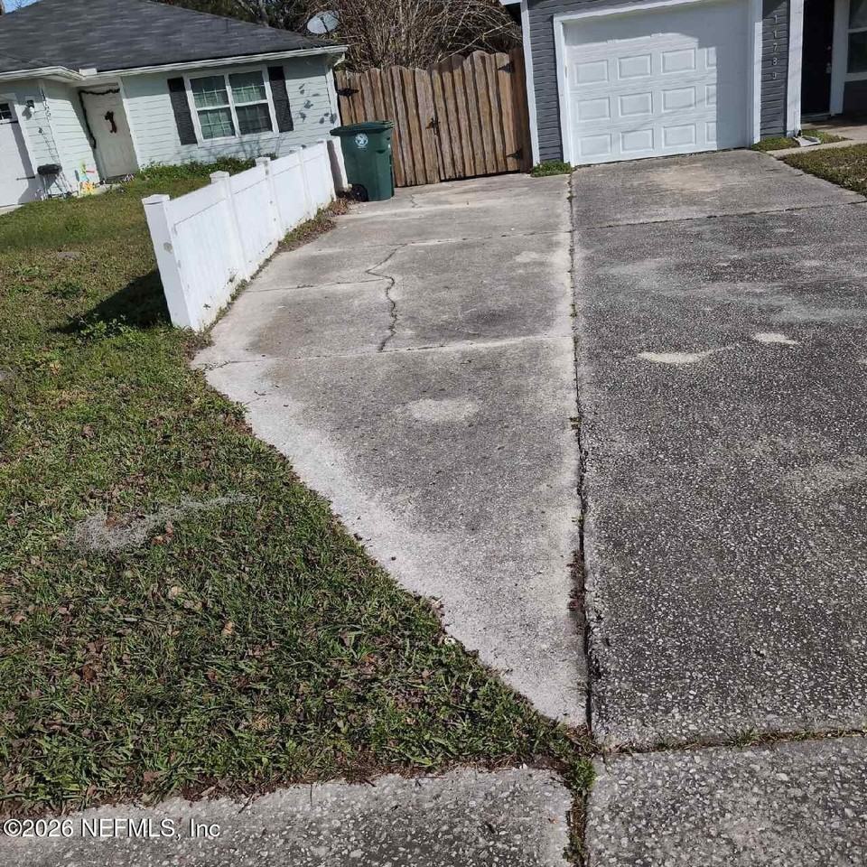 11789 Wattle Tree Rd N - Photo 3 of 14