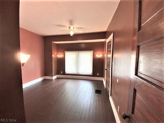 548 Woodlawn Ave - Photo 5 of 14
