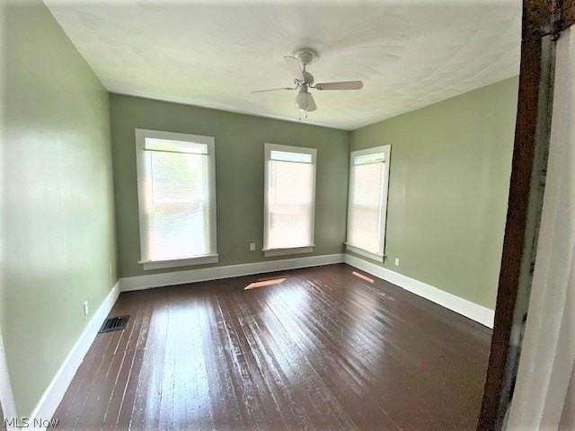 548 Woodlawn Ave - Photo 6 of 14