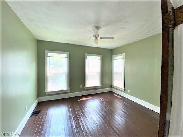548 Woodlawn Ave - Photo 7 of 14