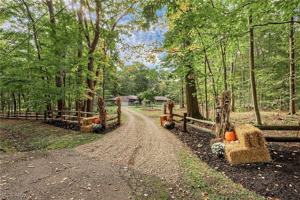 featured image of 8165 Chagrin Mills Rd
