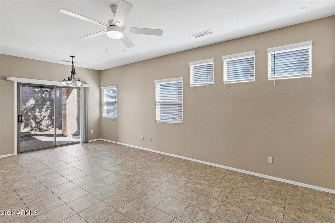 44 S Greenfield Rd - Photo 5 of 24