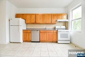featured image of 243 Washington Pl #1stFL