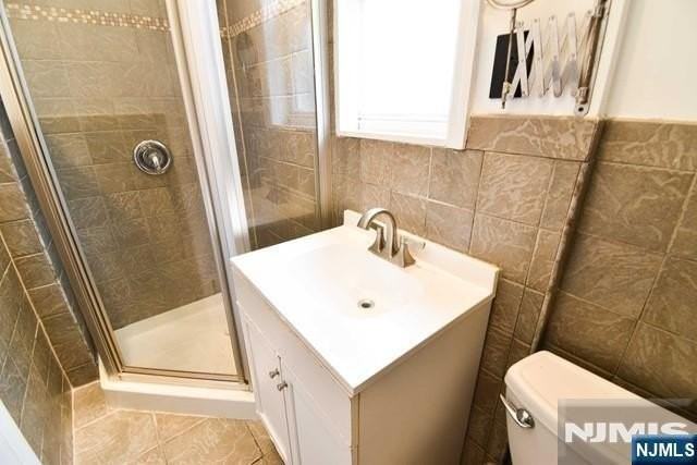 243 Washington Pl #1stFL - Photo 7 of 8