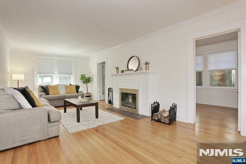530 Rock Rd - Photo 4 of 33
