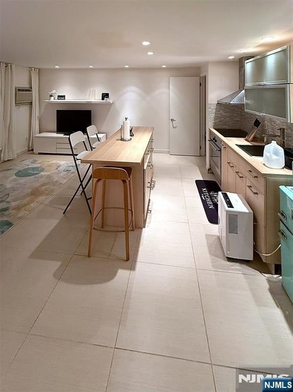 9 Manhattan Pl #GF - Photo 2 of 12