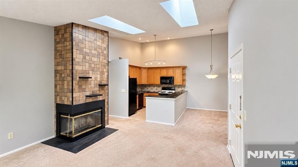 898 Tuliptree Ct - Photo 2 of 16
