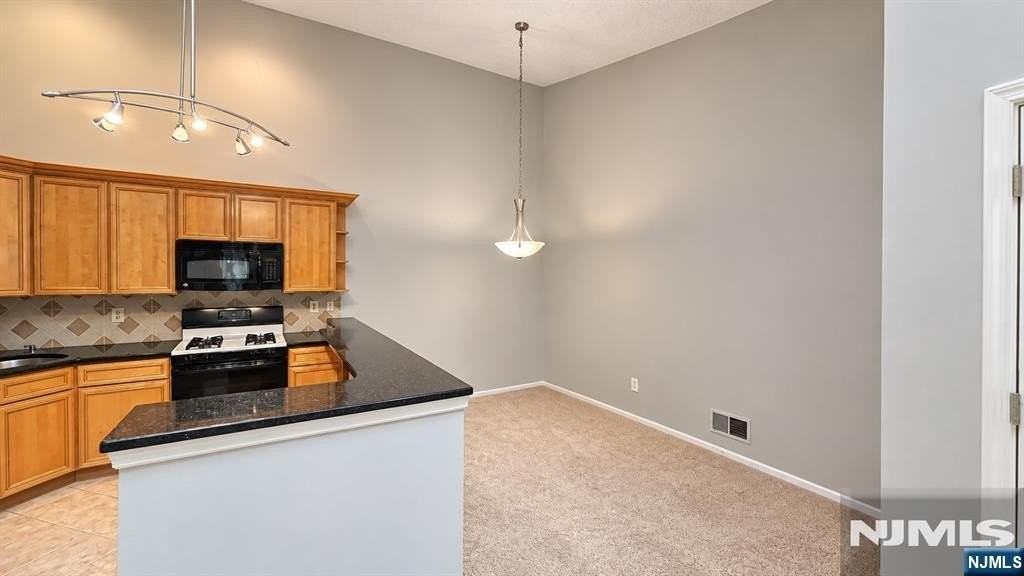 898 Tuliptree Ct - Photo 5 of 16