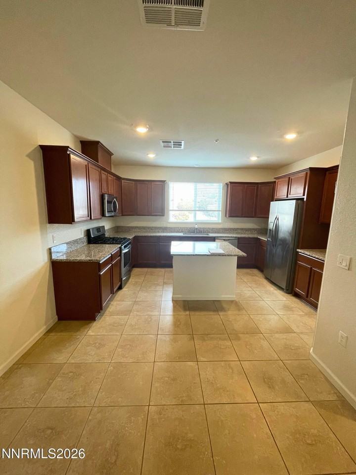 3050 Sterling Ridge Cir - Photo 4 of 9