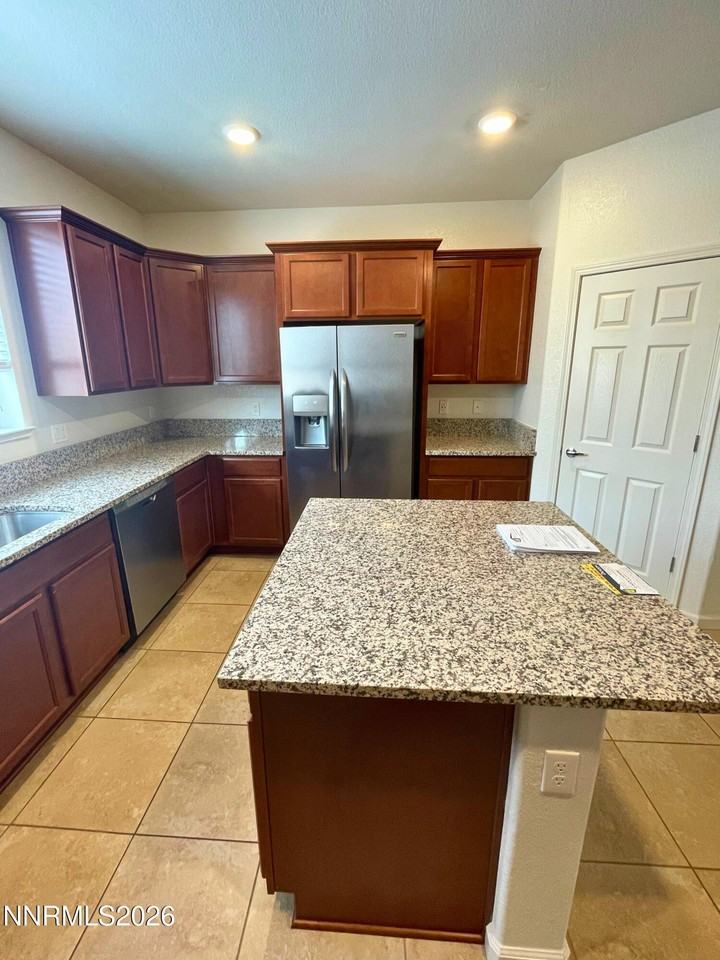 3050 Sterling Ridge Cir - Photo 5 of 9