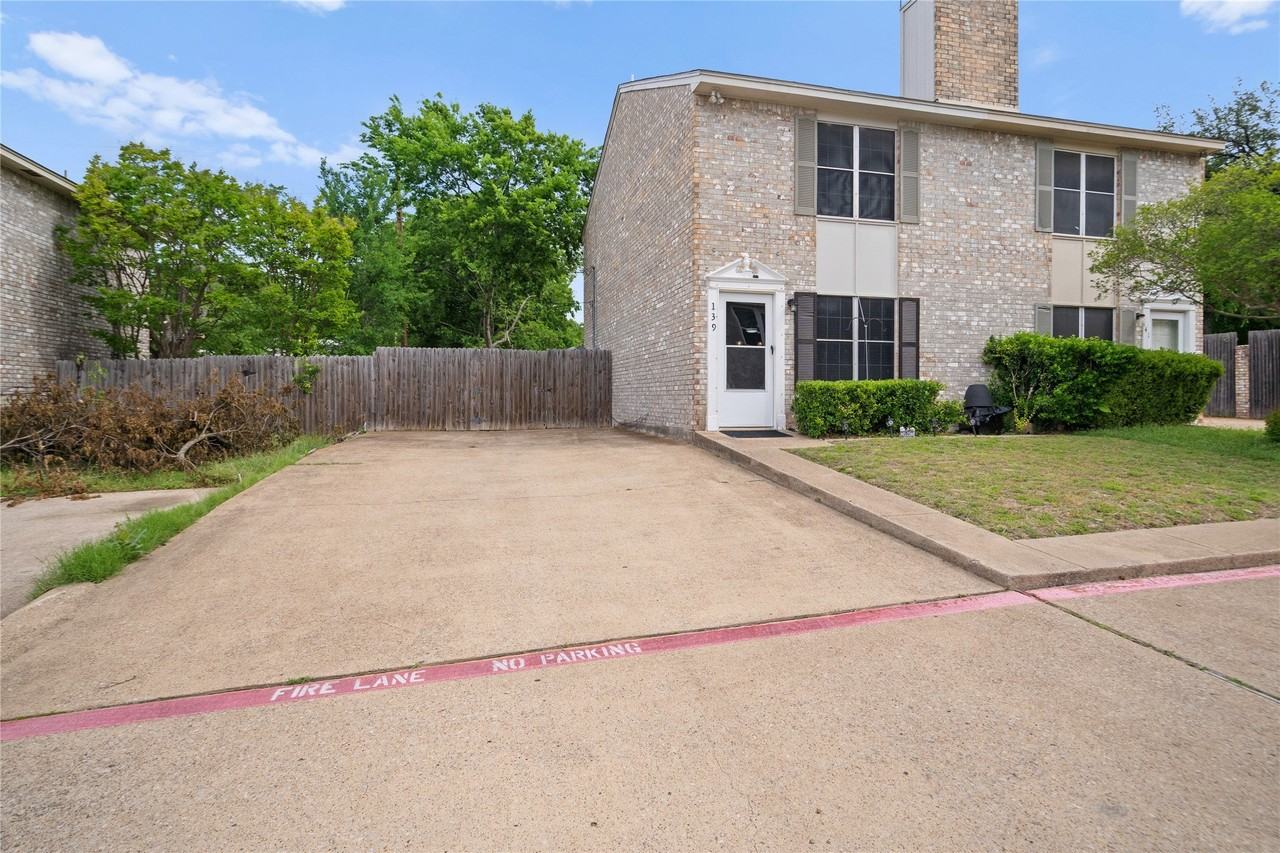 139 Graystone Pl - Photo 3 of 24
