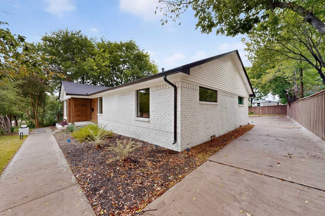2330 Cody Dr - Photo 2 of 36