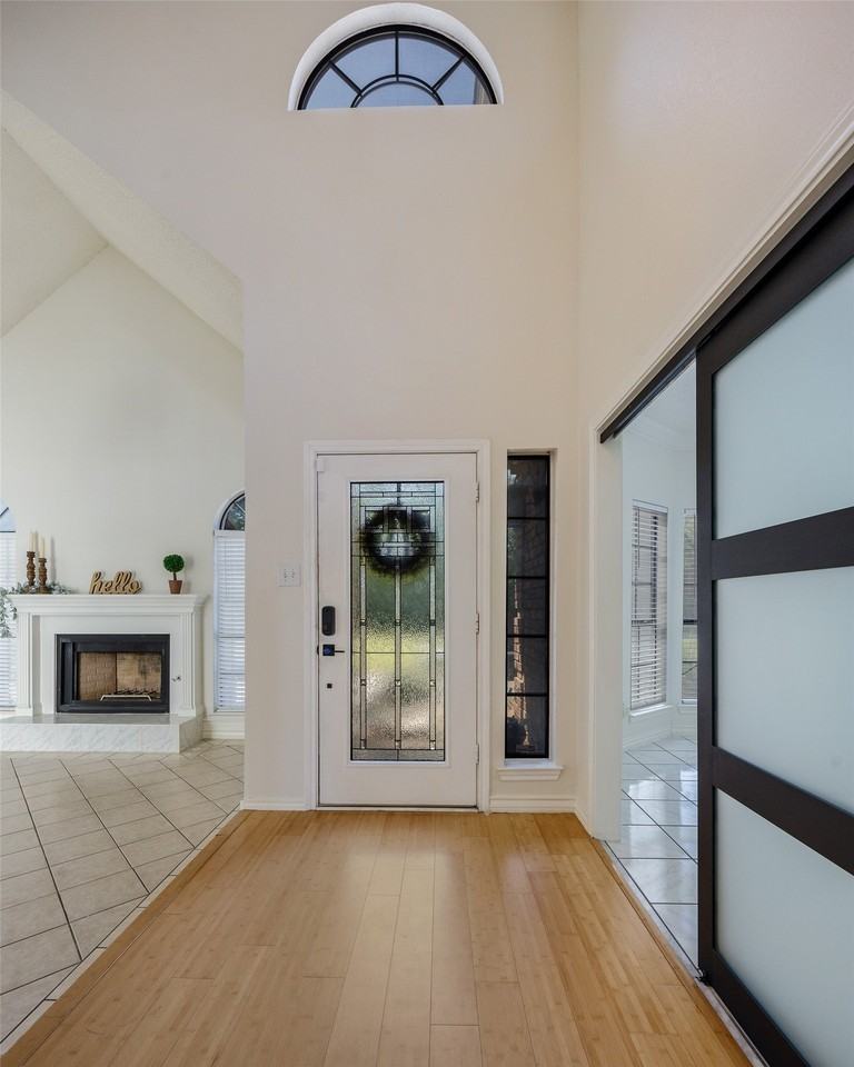 1812 Seminary Dr - Photo 3 of 19
