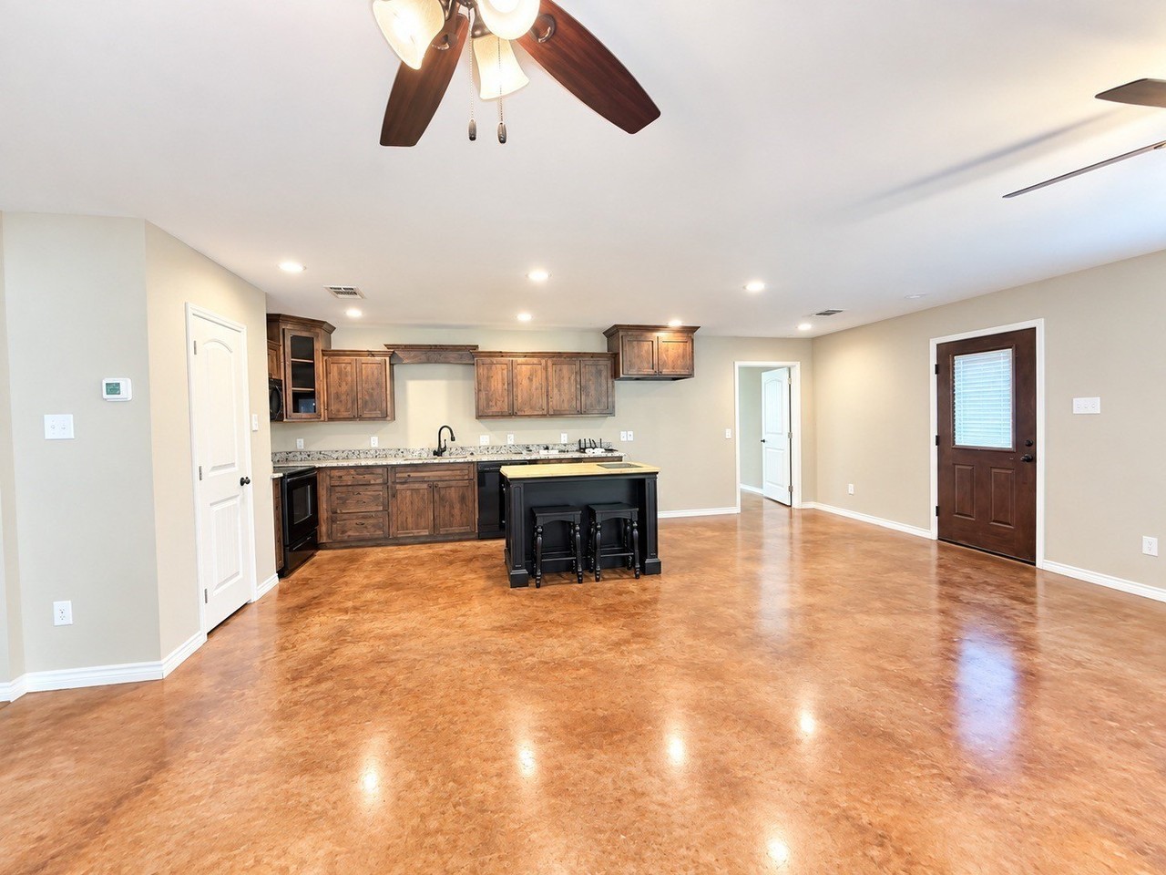 418 County Road 2615 - Photo 4 of 17