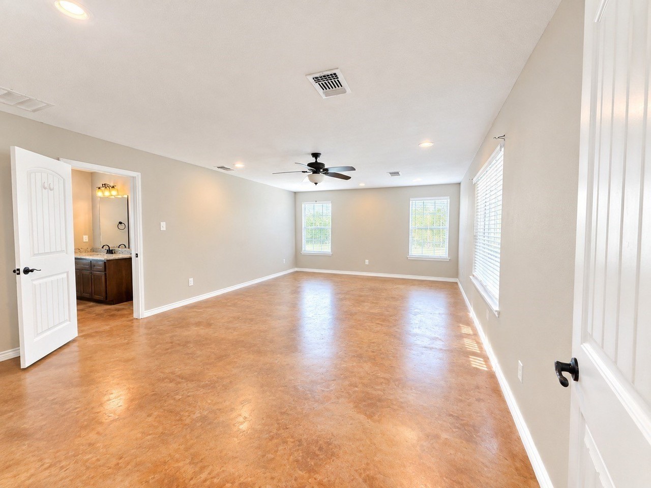418 County Road 2615 - Photo 5 of 17