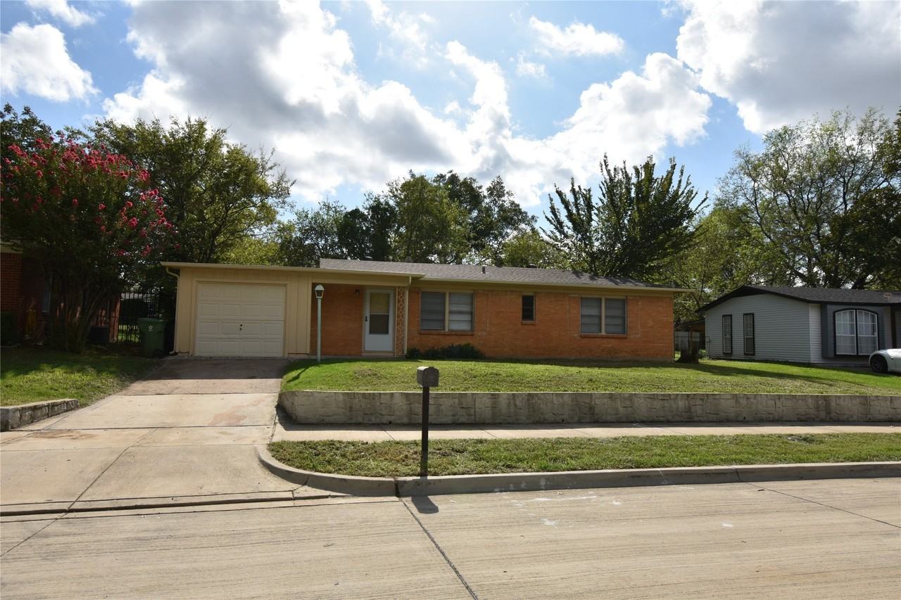 1212 Belvedere Dr - Photo 3 of 25