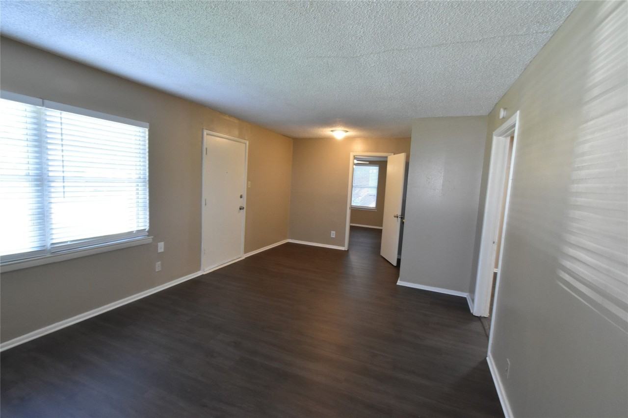 1212 Belvedere Dr - Photo 4 of 25