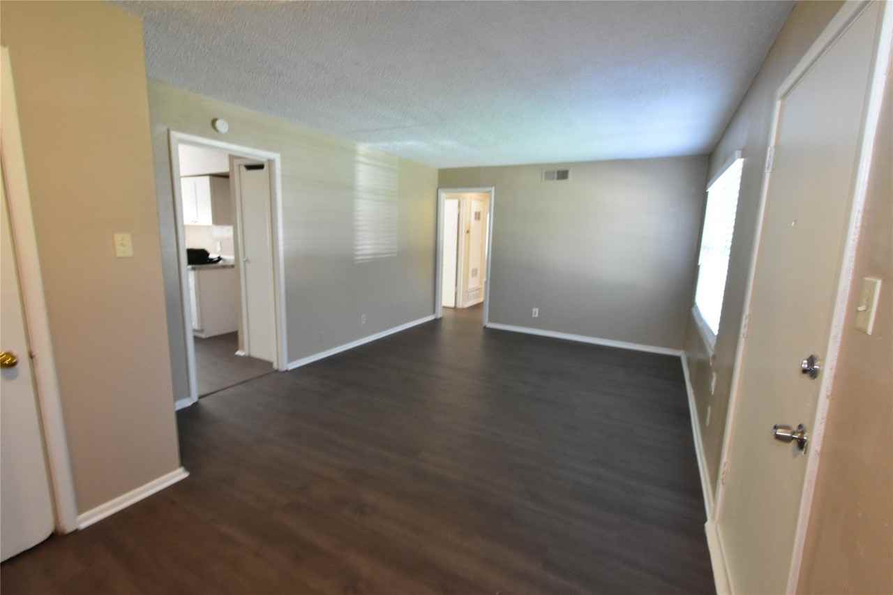 1212 Belvedere Dr - Photo 5 of 25