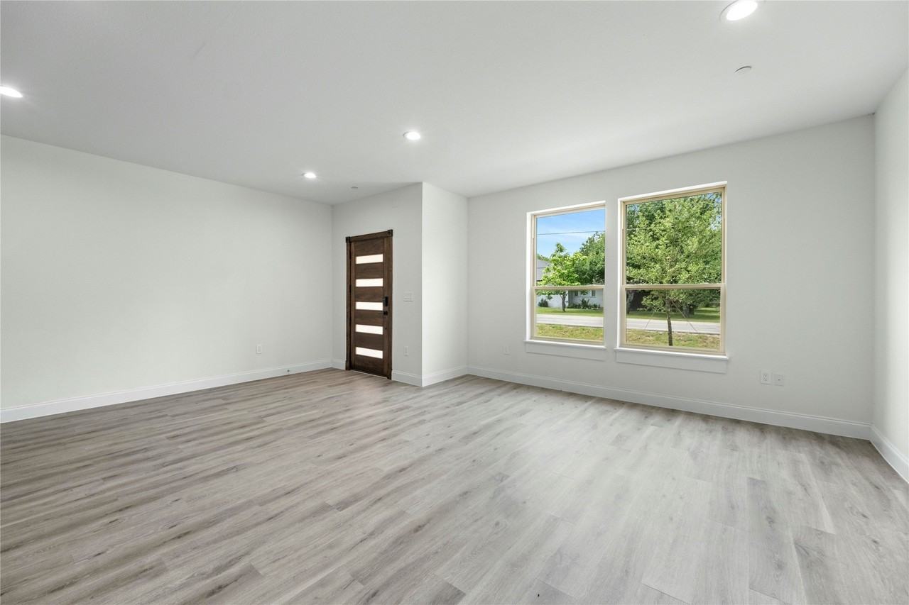 6125 Sachse St - Photo 2 of 23