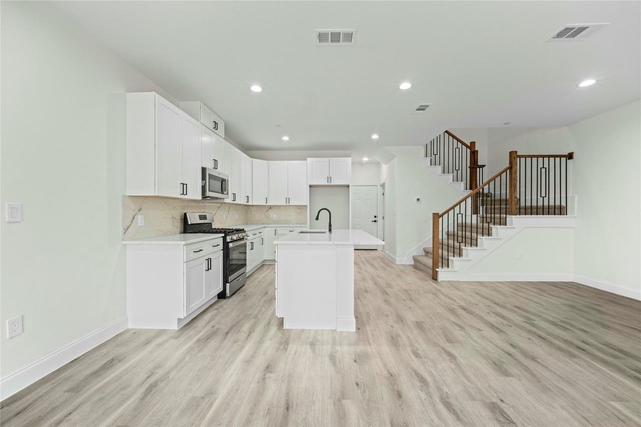 6125 Sachse St - Photo 6 of 23