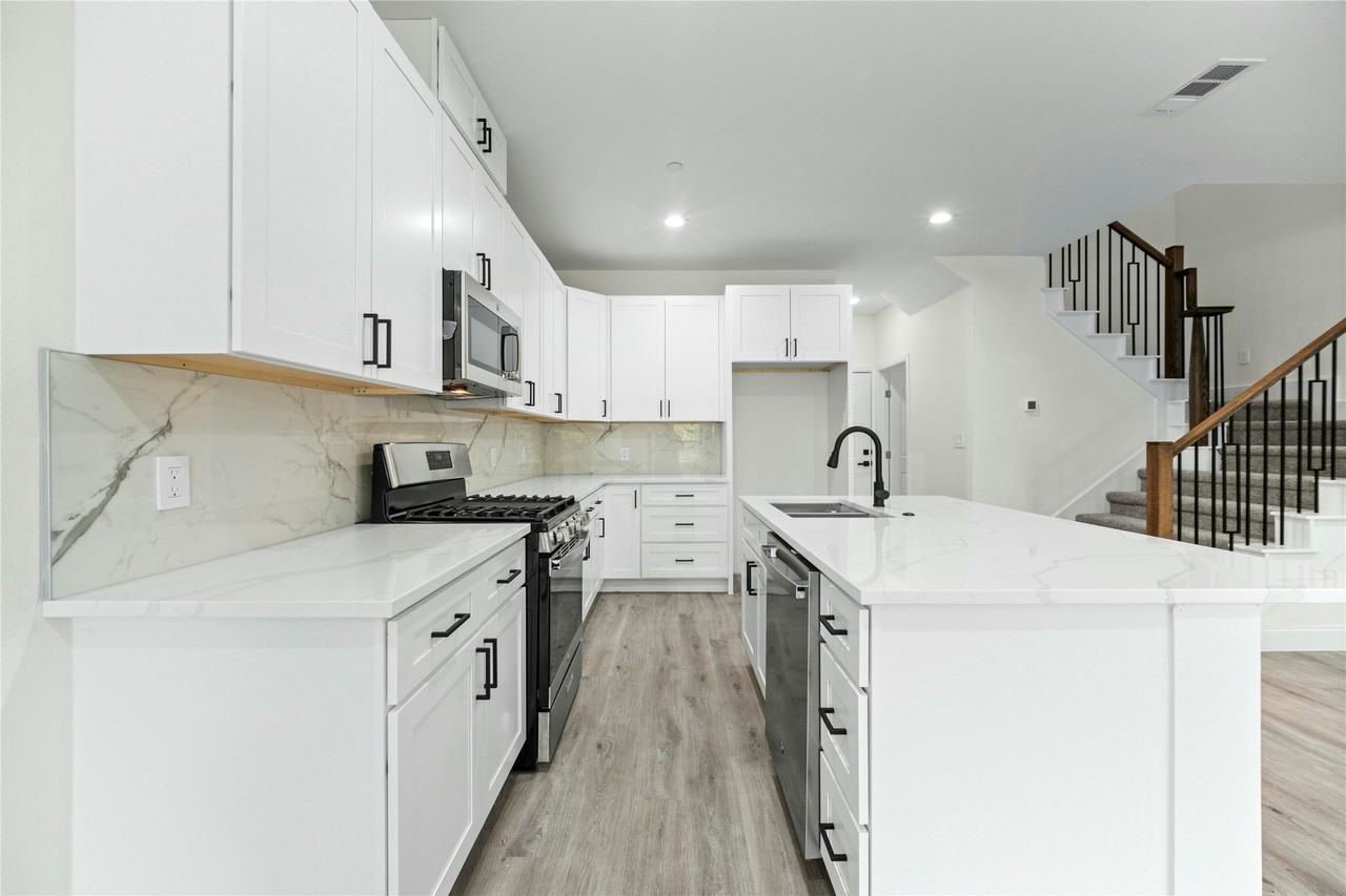 6125 Sachse St - Photo 7 of 23