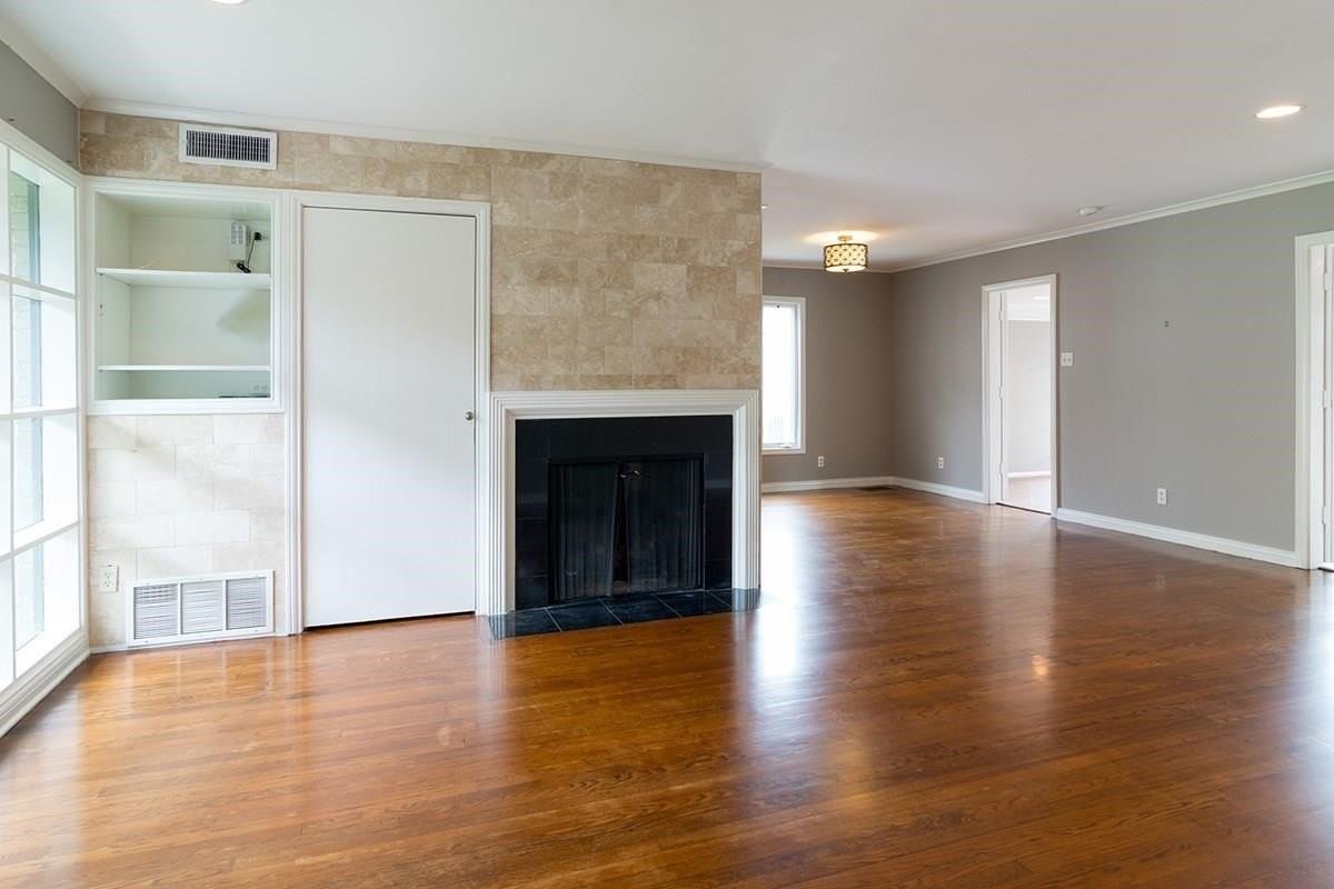 4606 Belclaire Ave - Photo 5 of 25