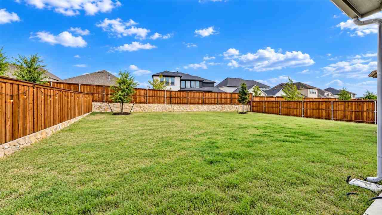 6500 Fort Parker Way - Photo 2 of 22