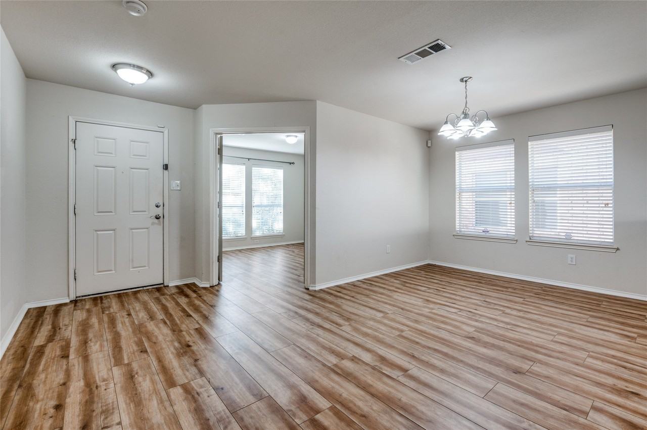1908 Lanshire Dr - Photo 3 of 25