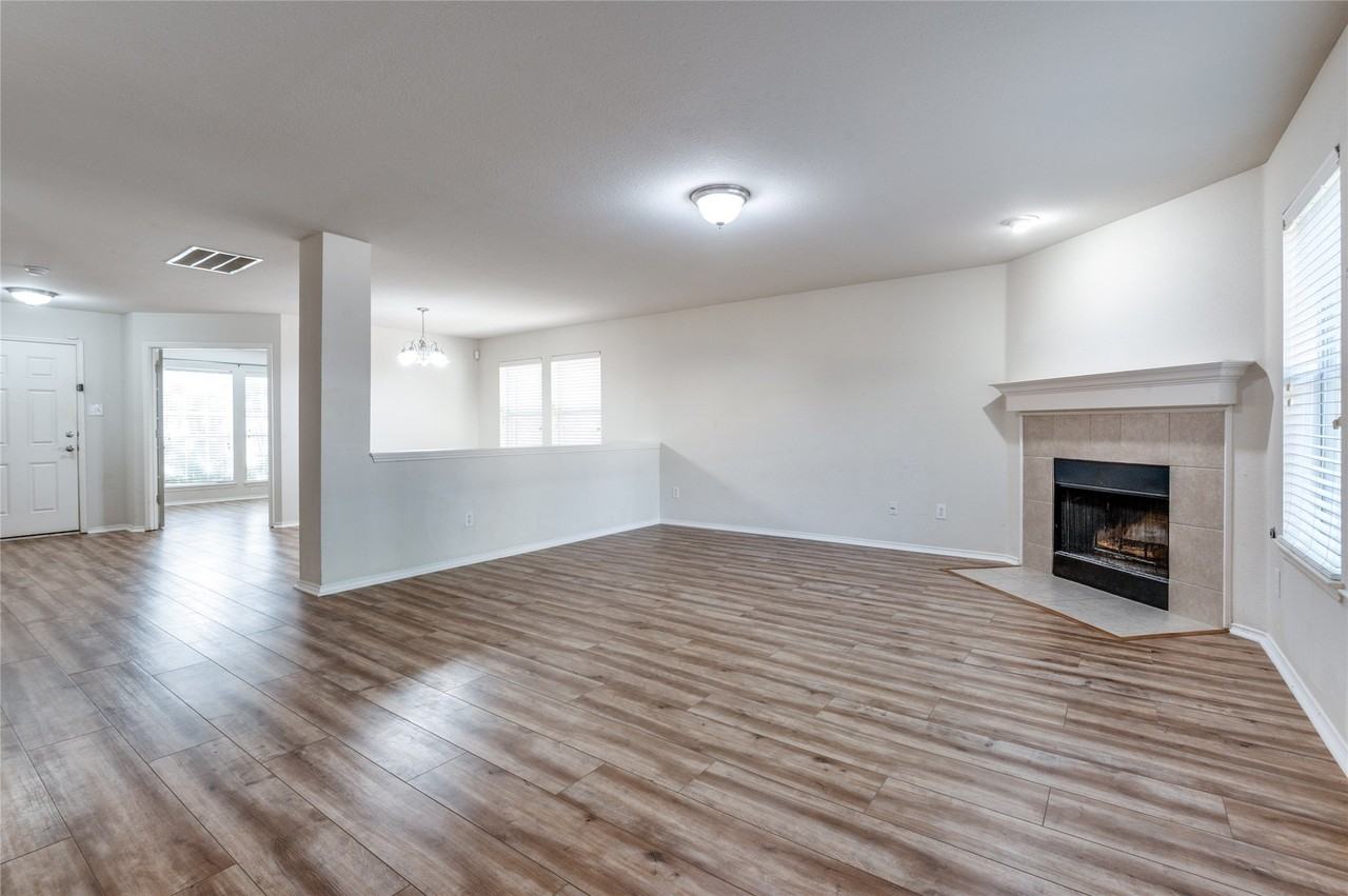 1908 Lanshire Dr - Photo 5 of 25