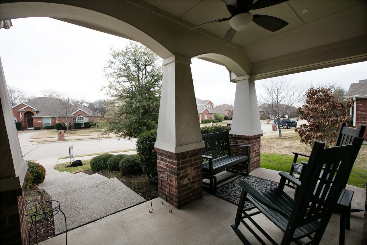 11938 Kingsville Dr - Photo 4 of 32
