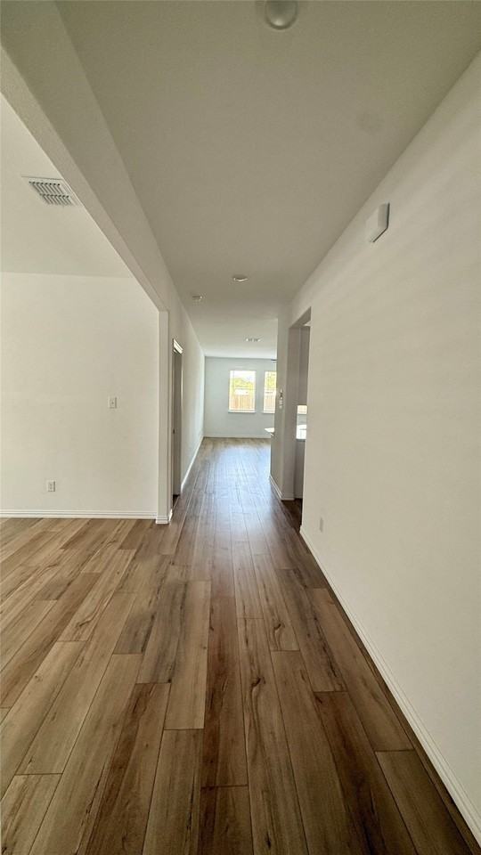 412 Ardsley Ln - Photo 2 of 19
