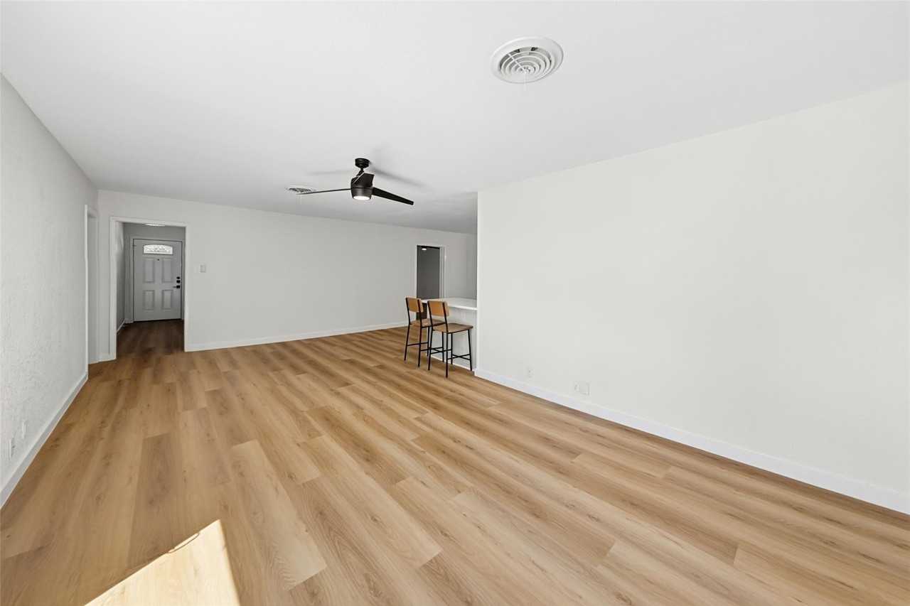5605 Wimbleton Way - Photo 5 of 27