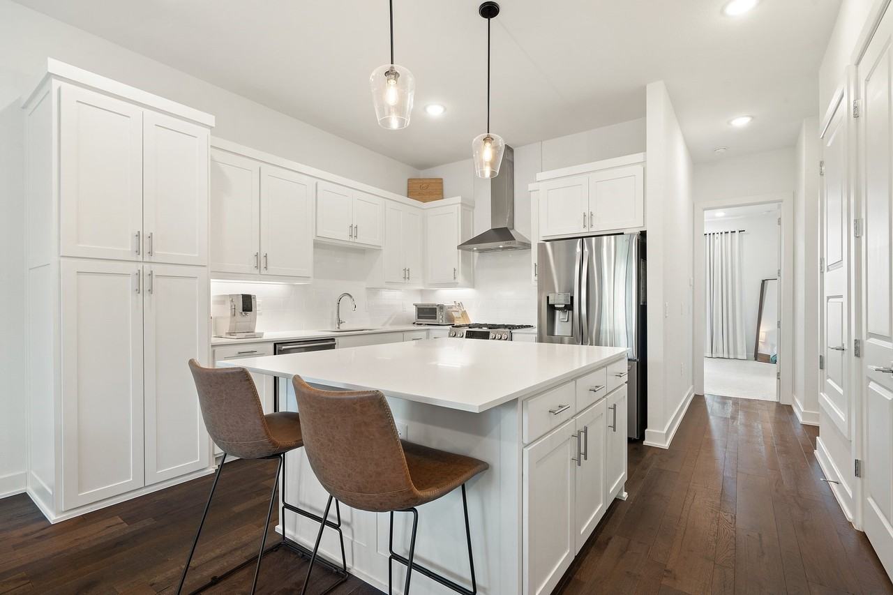 160 W Canty St #203 - Photo 7 of 22