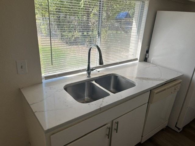 1236 Neptune Dr - Photo 4 of 14