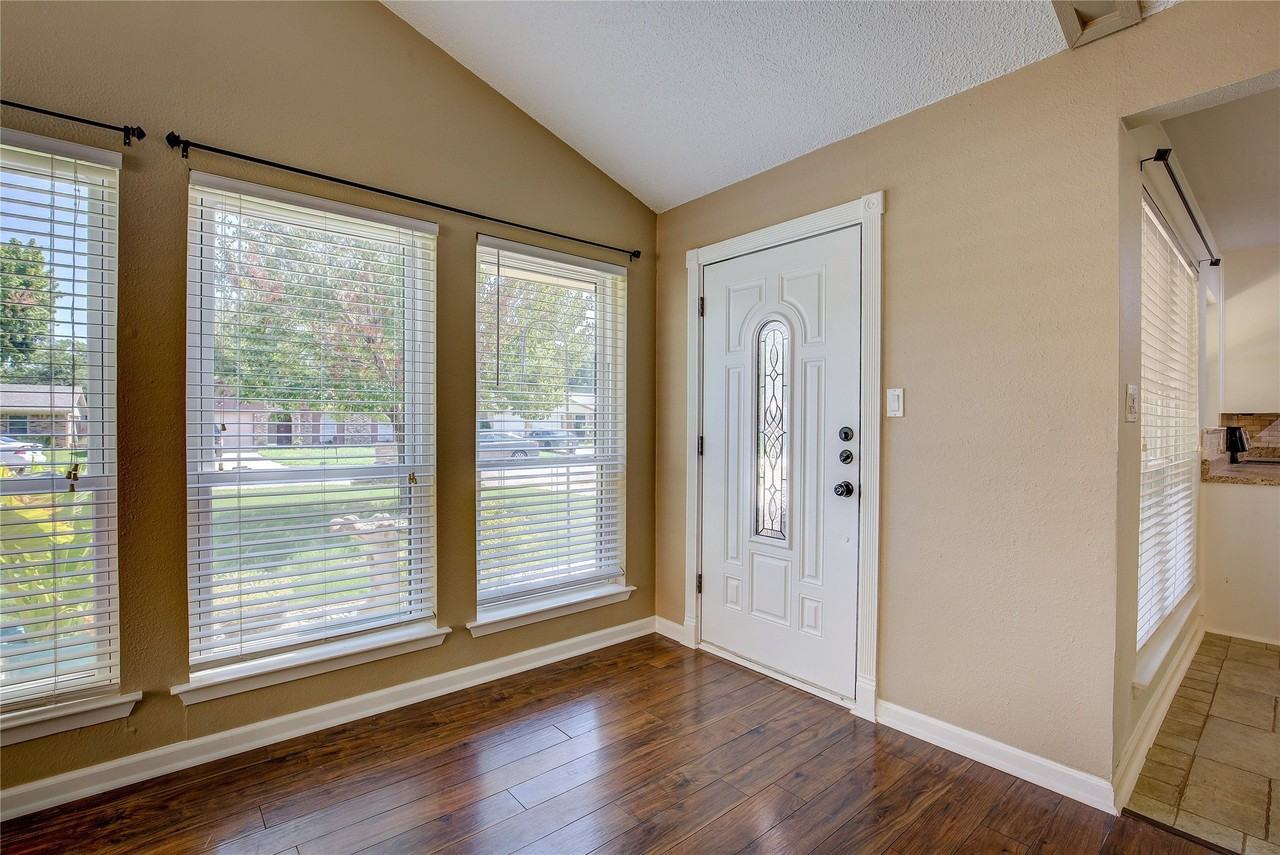 417 Linda St - Photo 4 of 34