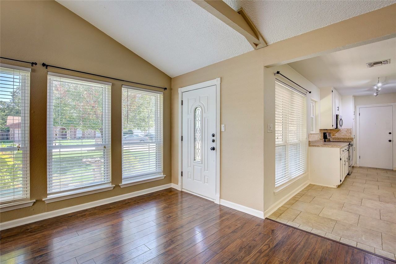 417 Linda St - Photo 5 of 34