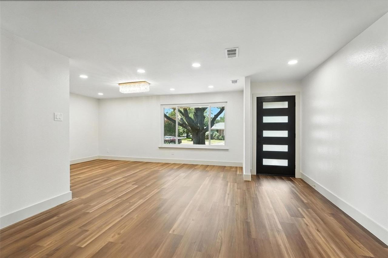 8570 Sweetwood Dr - Photo 3 of 29
