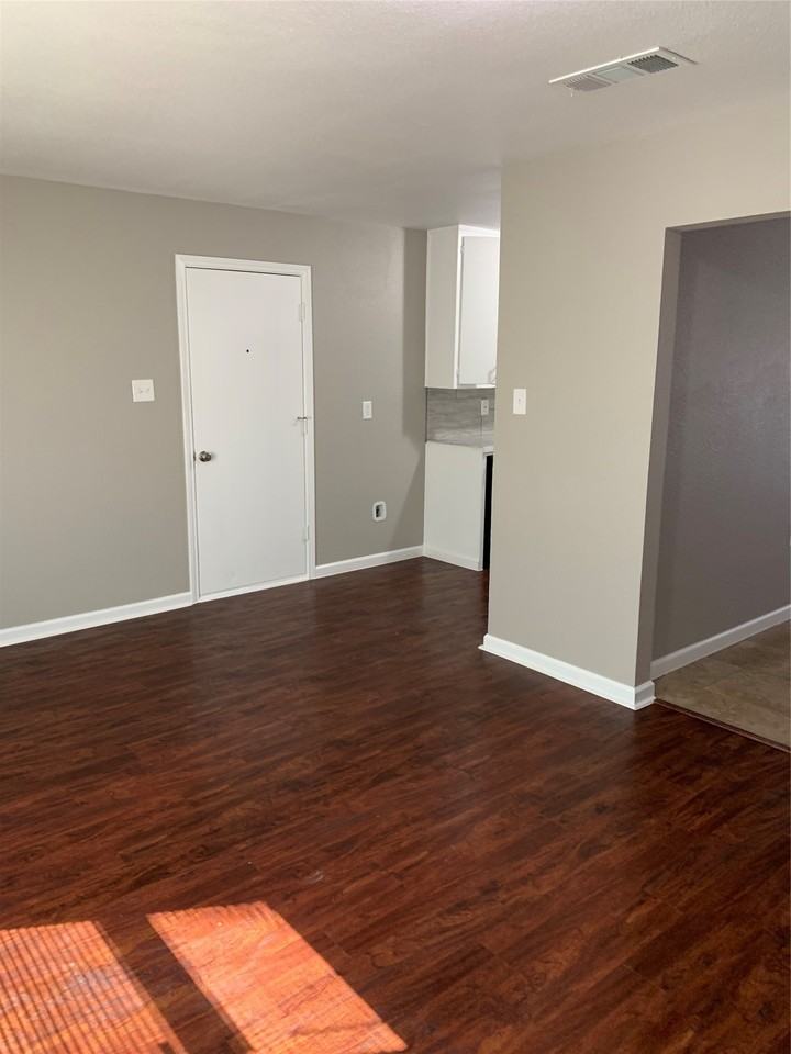616 Mesquite Ave - Photo 5 of 12