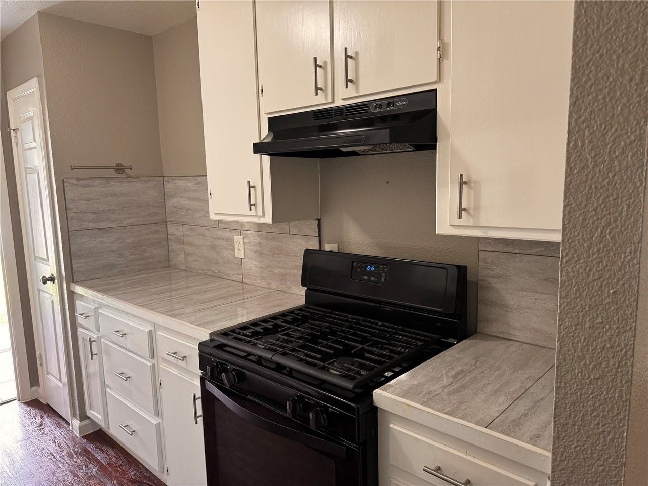 616 Mesquite Ave - Photo 7 of 12