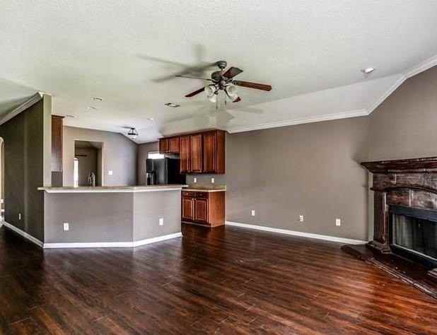 609 Piper Dr - Photo 4 of 8