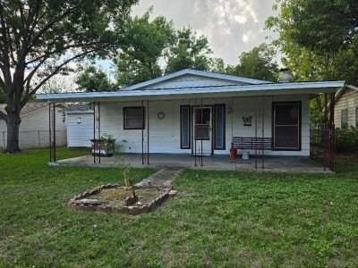 209 Helen Dr - Photo 3 of 10