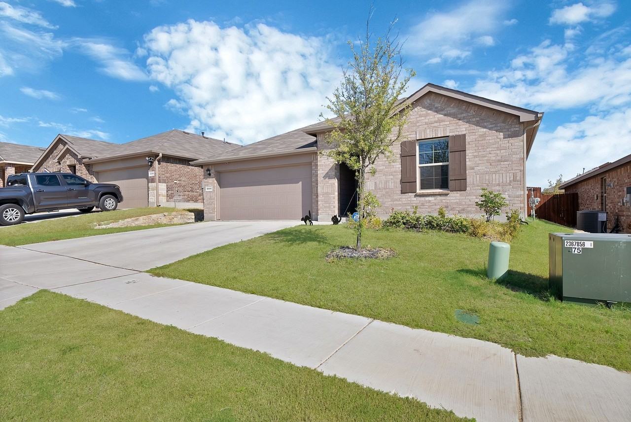 9444 Mountain Pass Dr - Photo 3 of 34