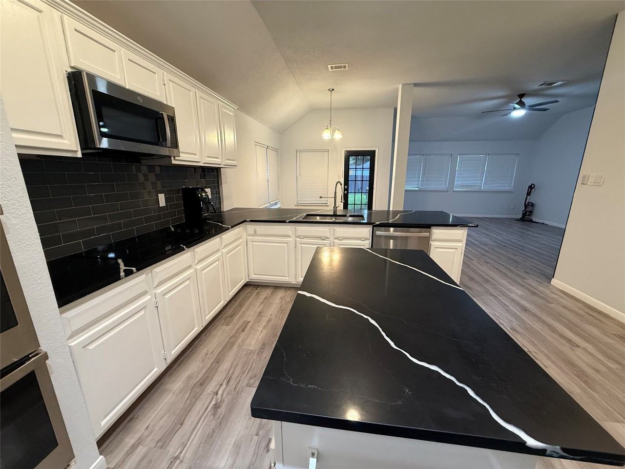 14 Heritage Way - Photo 3 of 27