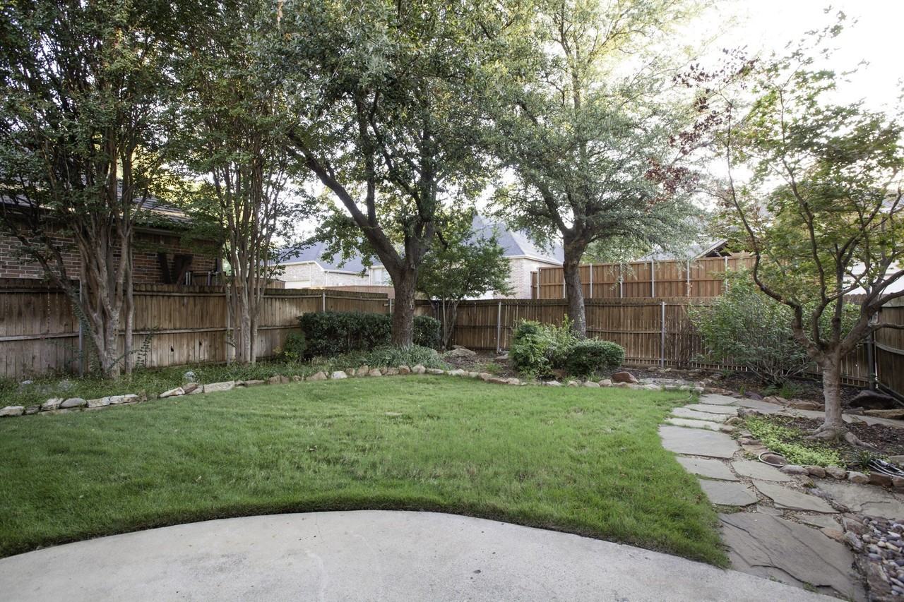 6976 Valley Brook Dr - Photo 2 of 40